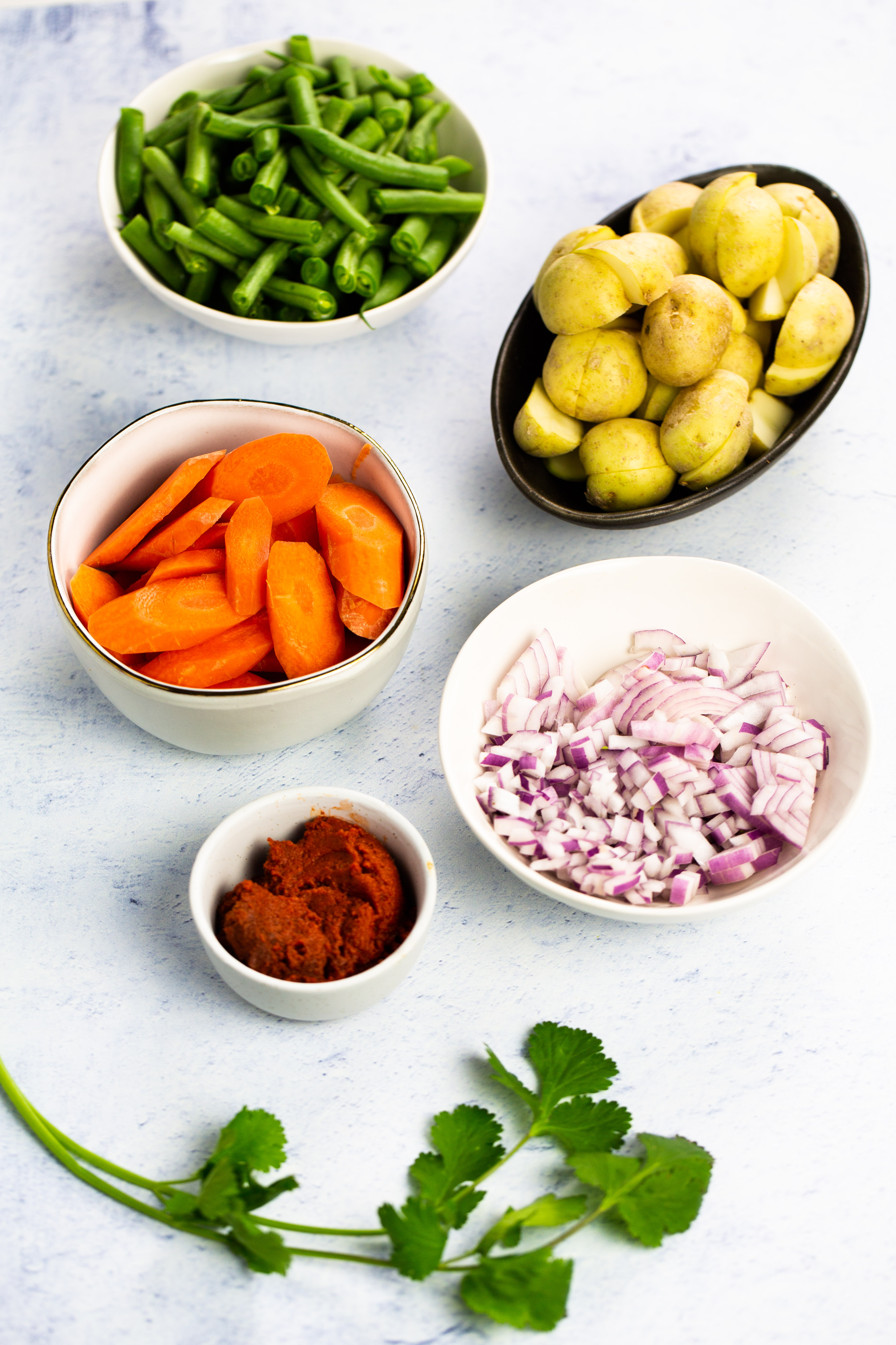 ingredients to make thai red curry with vegetables
